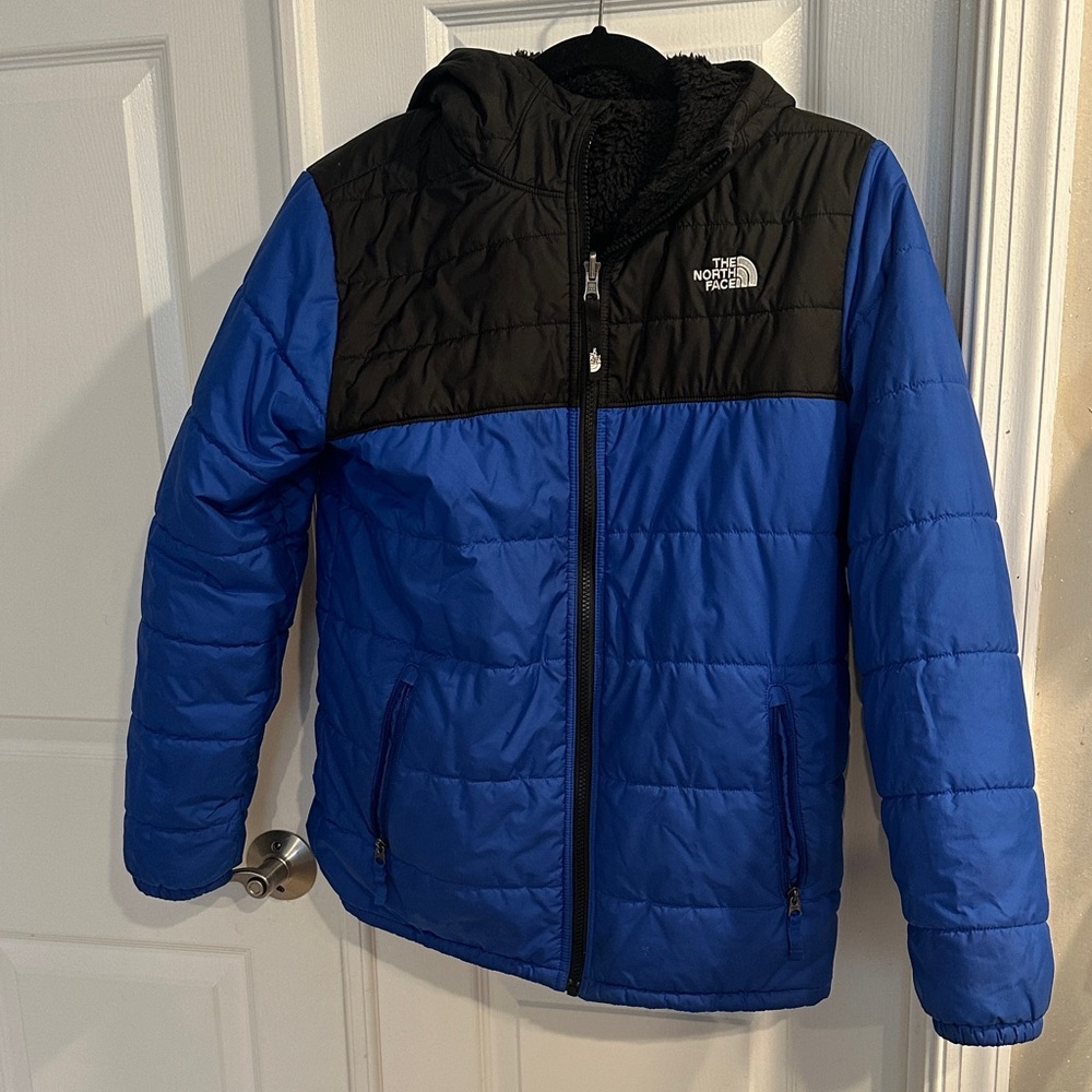 Boy’s North Face Reversible Jacket - Picture 3 of 14